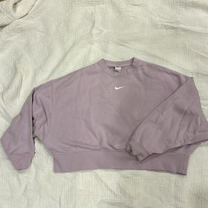 NIKE LAVENDER CROPED OVERSIZED SWEATSHIRT MEDIUM
